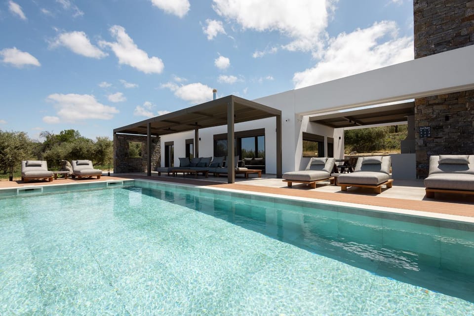 Pool view, Swimming pool, sunbed