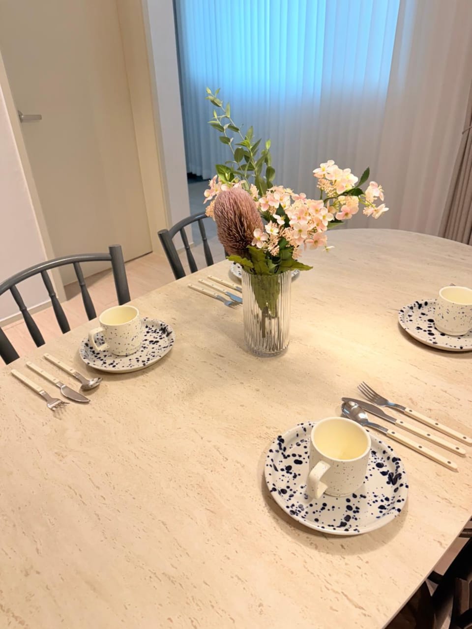 Dining area, Meals, furniture, furniture, heating, heating, internet, internet, air conditioner, air conditioner