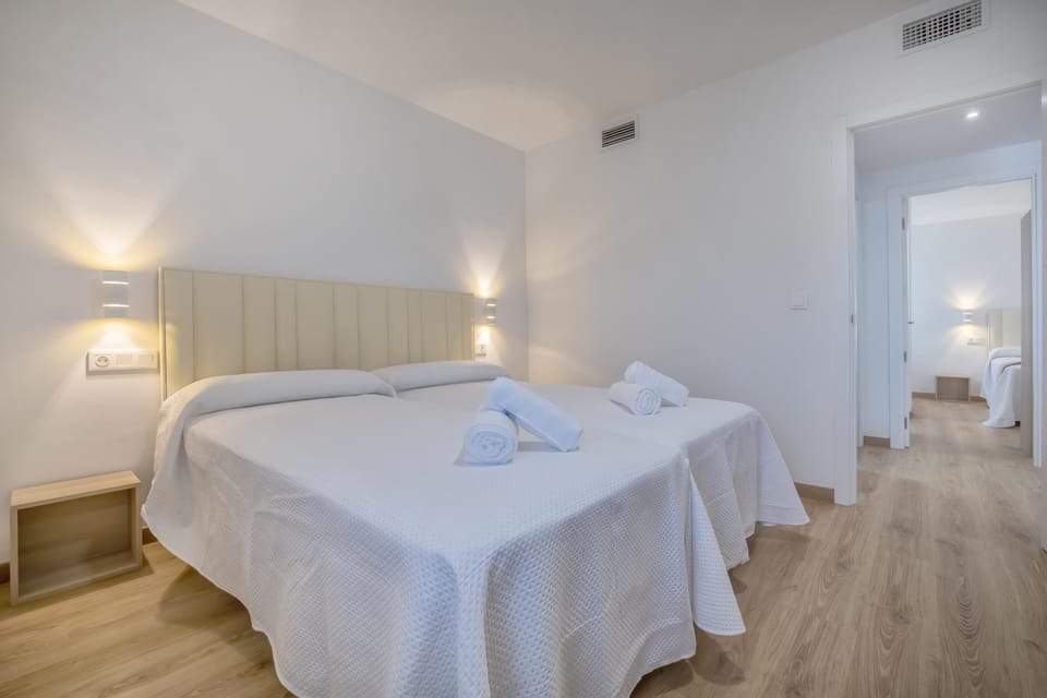 Bed, Bedroom, heating, towels, air conditioner