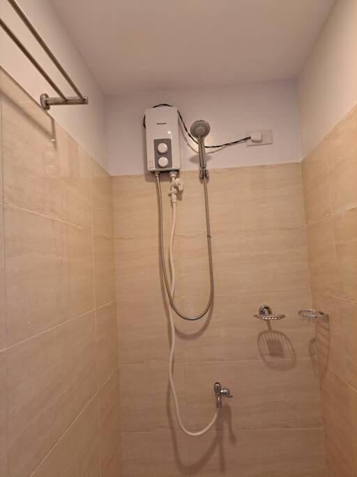 Comfy Condo near Ayala, SM City & IT Park Apartment in Lapu-Lapu City