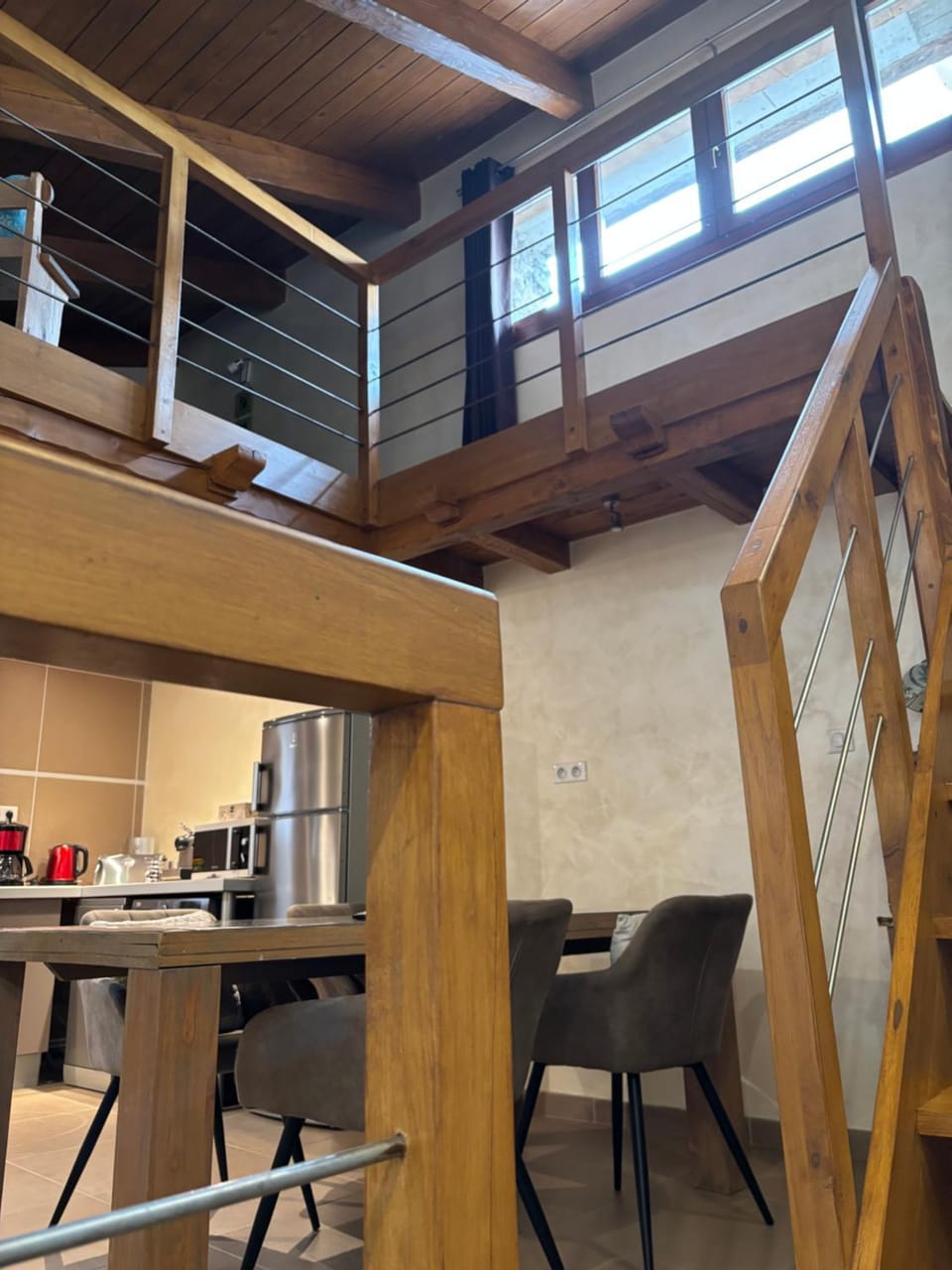 Kitchen or kitchenette, Dining area