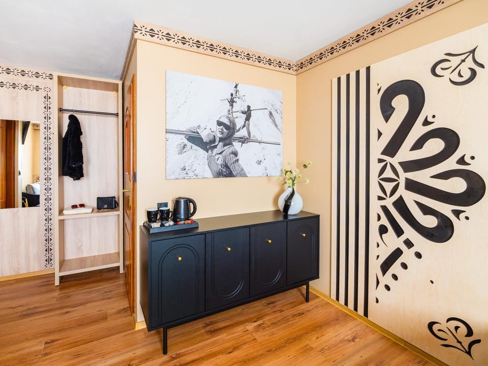 Living room, Seating area, wardrobe