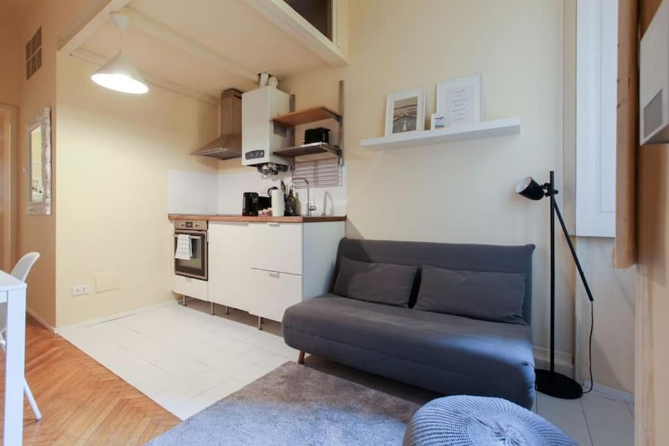 Kitchen or kitchenette, Living room, Seating area, Dining area, stove