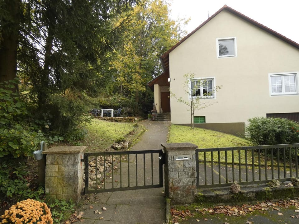 Property building, Day, Garden, Garden view