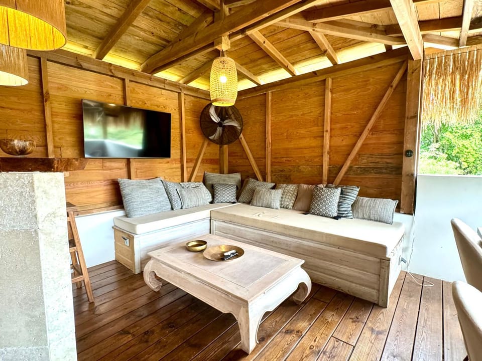 T3 de charme avec Rooftop vue mer, le Cactus Apartment in Sainte-Anne