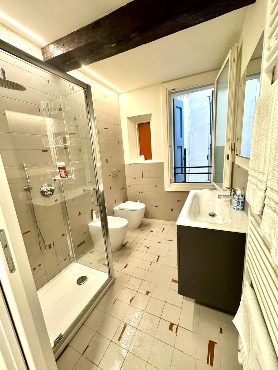 Home 28 appartamento nel cuore di Modena centro Apartment in Modena