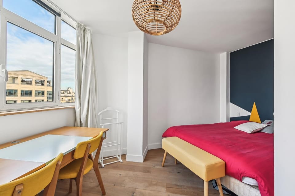 Atypique appartement avec vue sur la Tour Eiffel by Weekome Apartment in Paris