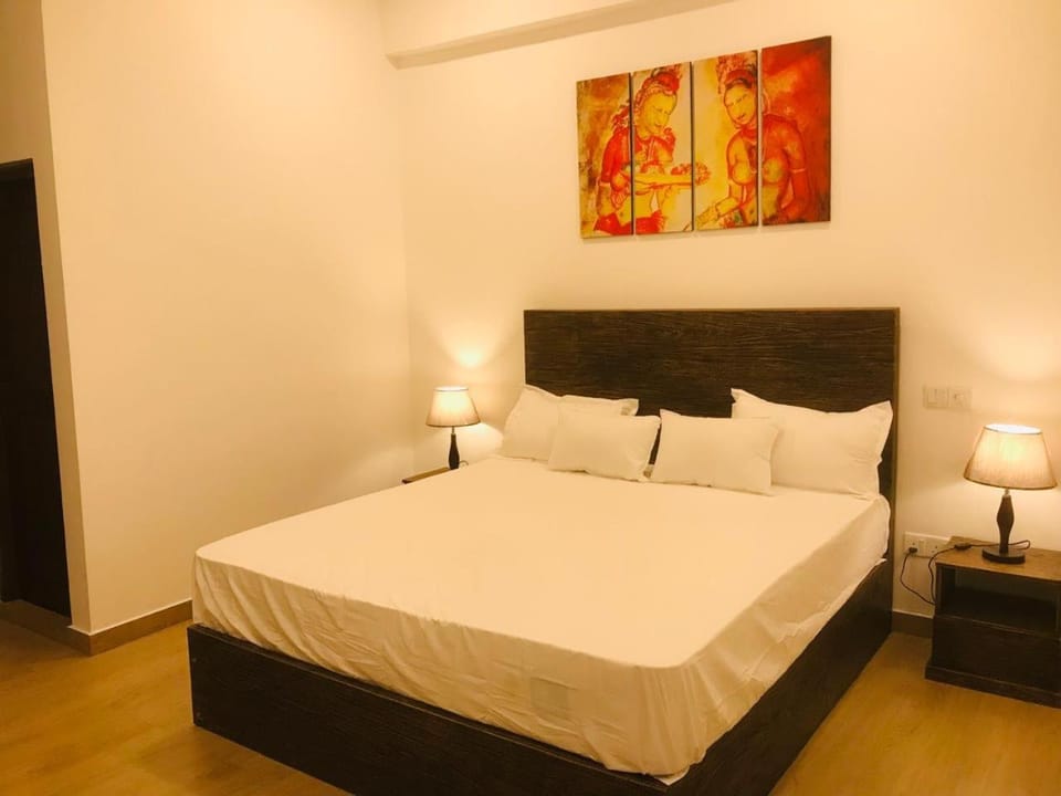 Lucky Transit Hotel - Katunayake Airport Bed and Breakfast in Negombo