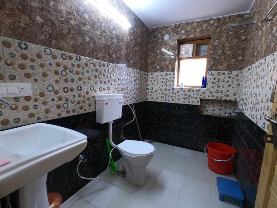 Toilet, Bathroom