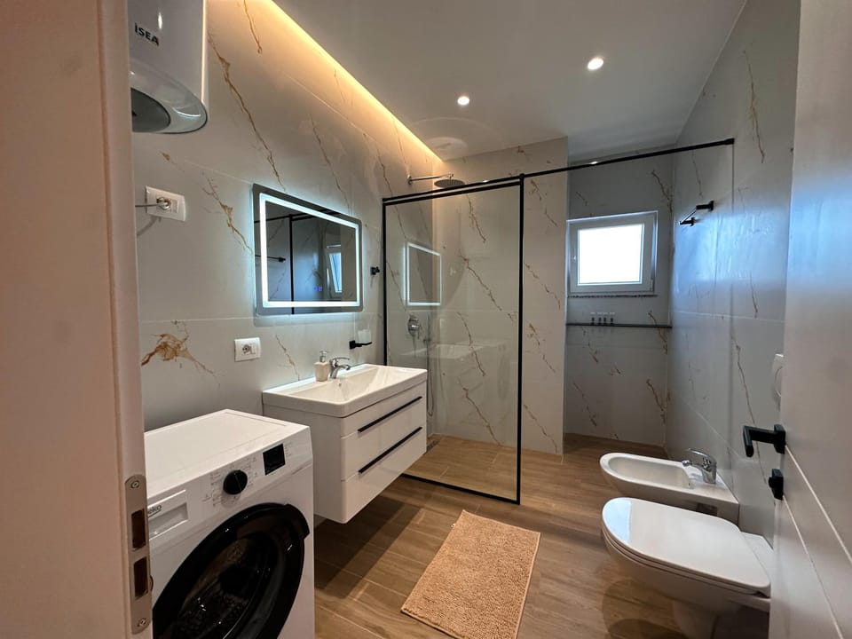 Aral Apartments - Shengjin City Gate Hotel in Europe