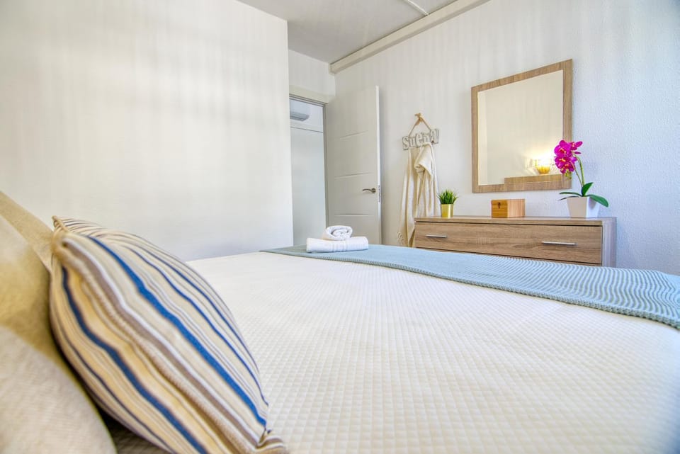 Bed, Bedroom, air conditioner