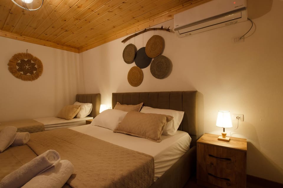 Bed, Bedroom, air conditioner