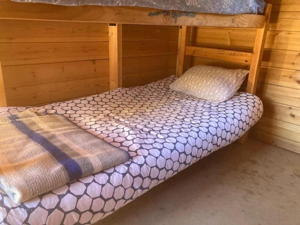Bed, Photo of the whole room, bunk bed