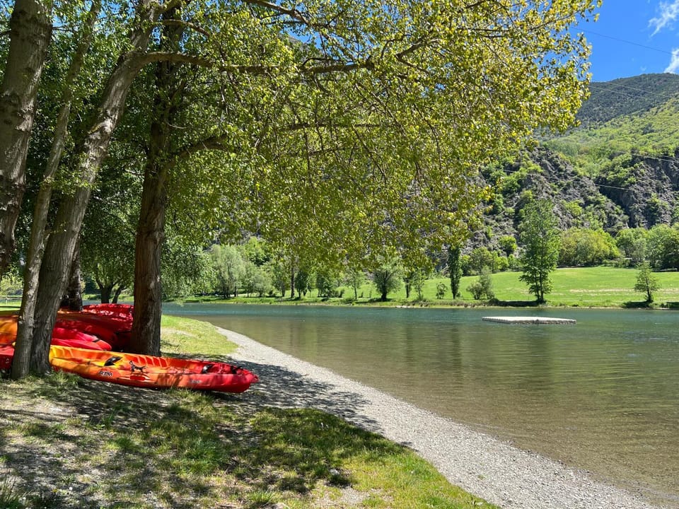 Nearby landmark, Natural landscape