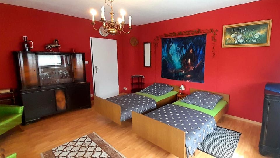 Bed, Photo of the whole room, Bedroom