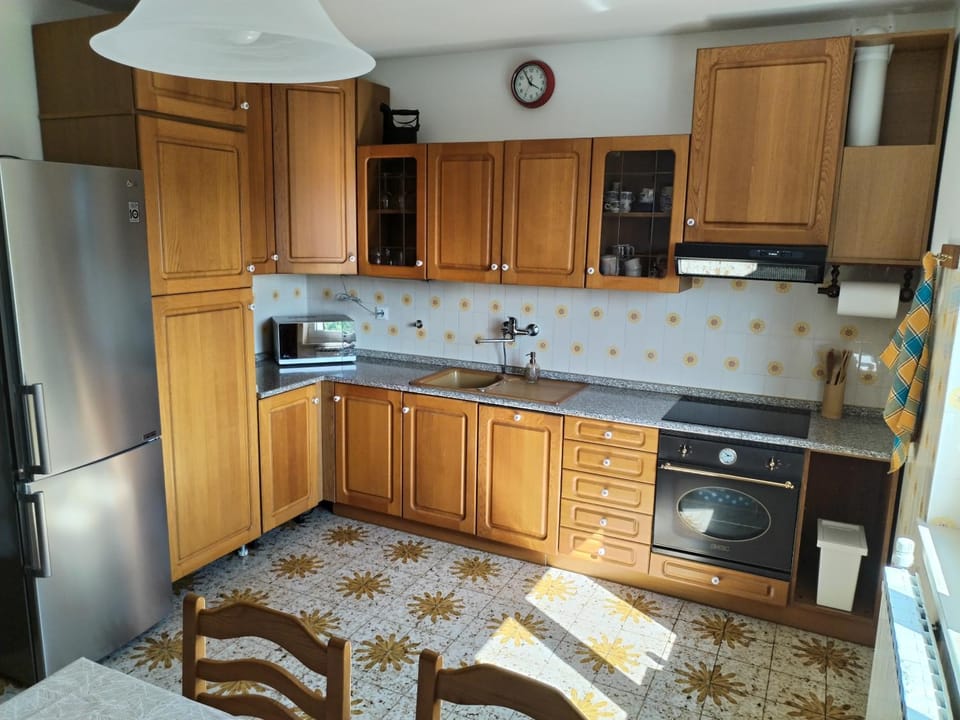 Kitchen or kitchenette, Kitchen or kitchenette