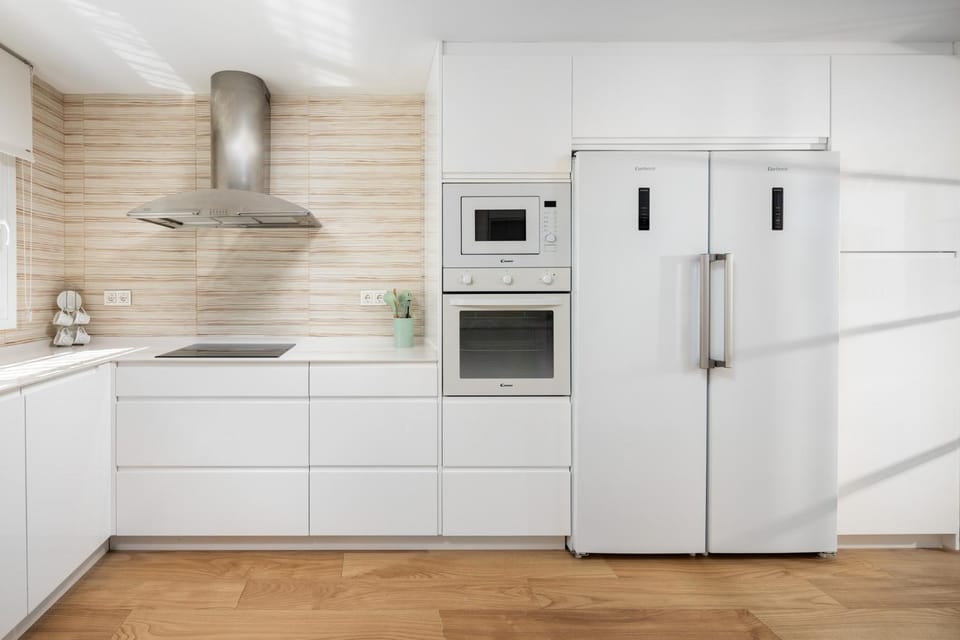 Kitchen or kitchenette, oven, stove
