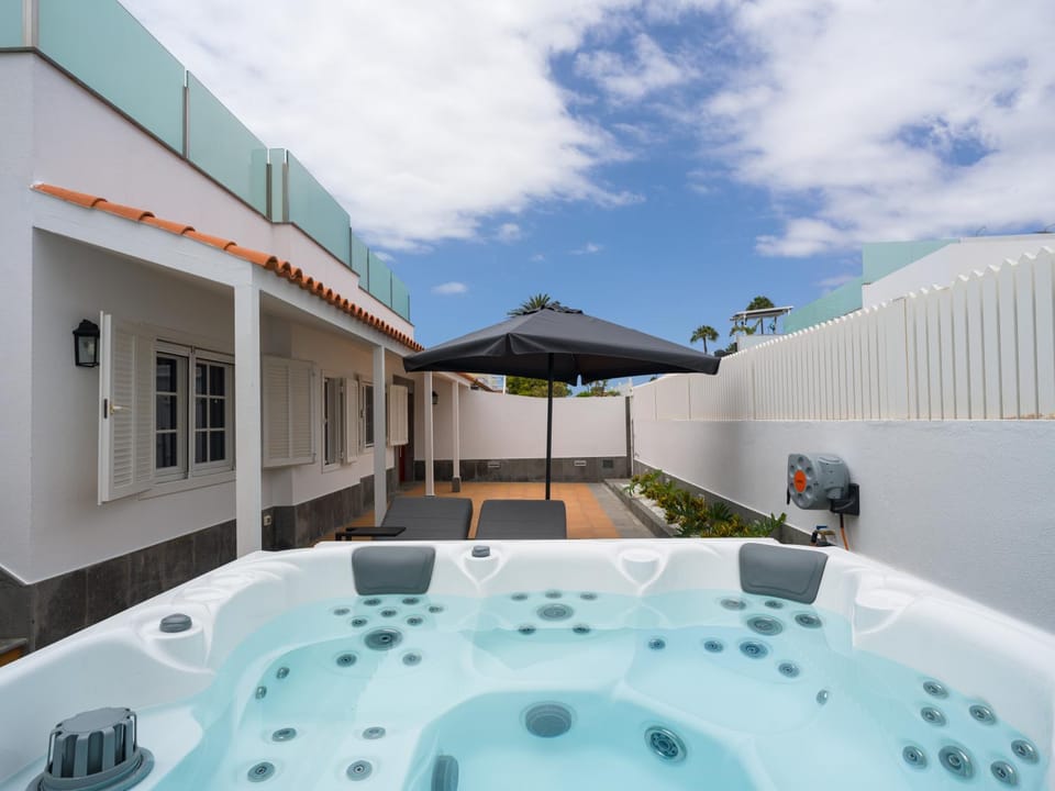 Off site, Hot Tub, Balcony/Terrace
