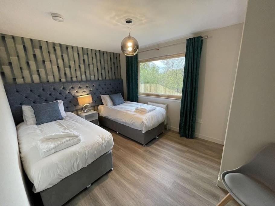 Blue Fire - Luxury Lodge - Hot Tub - Stunning View - The Etive Estate Villa in Scotland