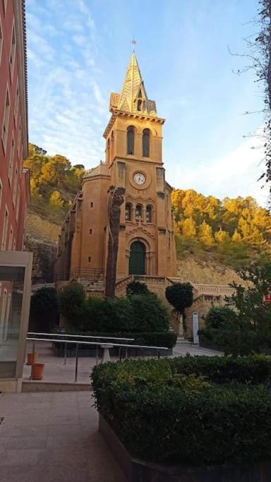 Nearby landmark, Day, Landmark view