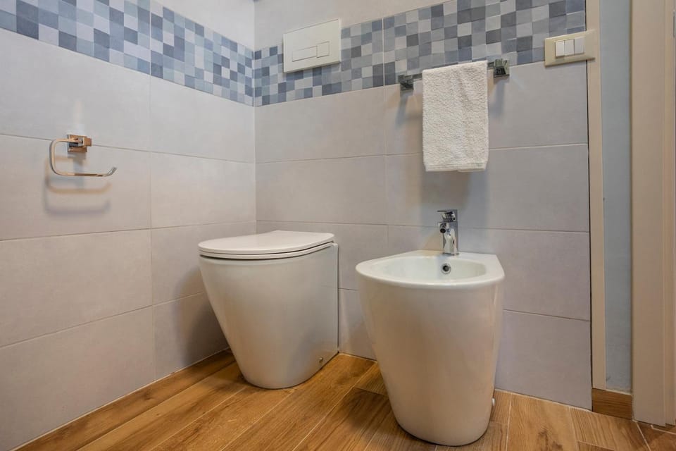 Toilet, Bathroom