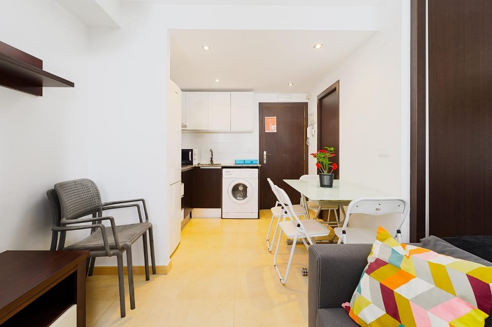 Kitchen or kitchenette, Living room, Photo of the whole room, Seating area, Dining area, washing machine, kitchen