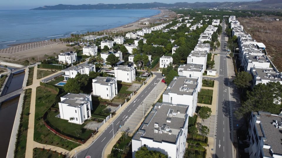 Bird's eye view, Beach, Sea view, Location