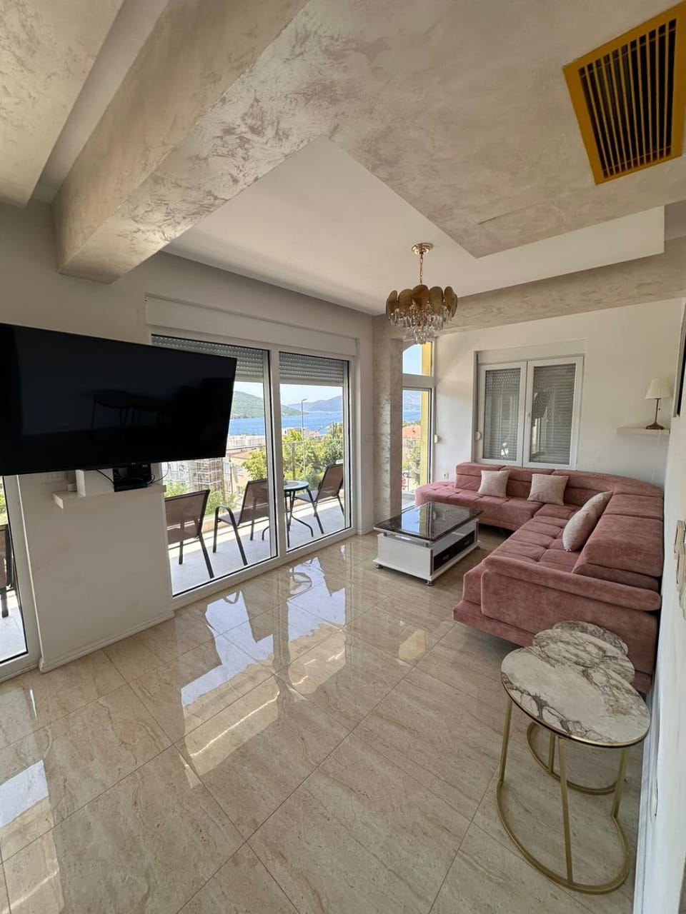 TV and multimedia, Living room