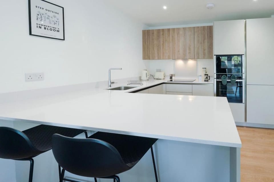 NEW Luxury South Manchester Flat Apartment in England