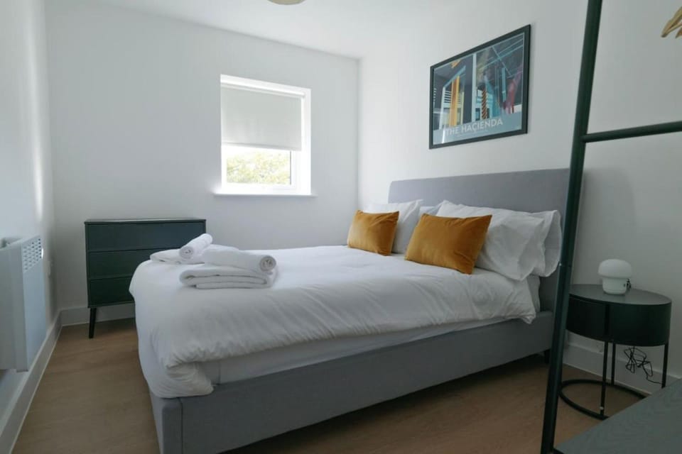NEW Luxury South Manchester Flat Apartment in England