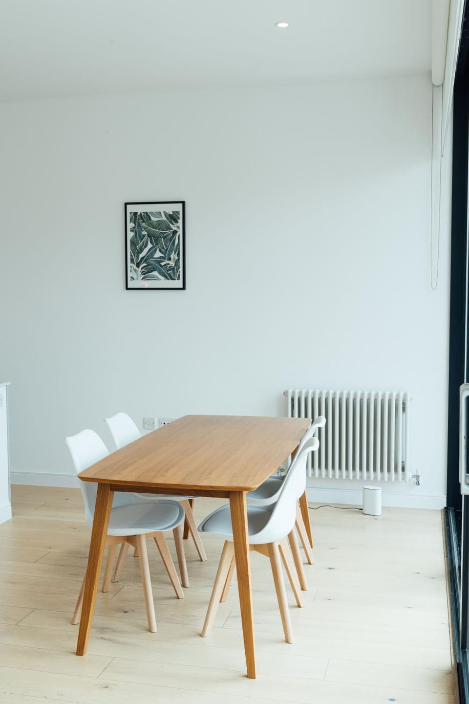 Dining area, internet