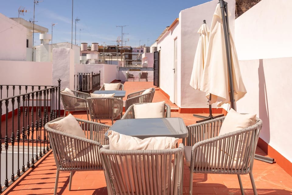 RT41 Triana Deluxe Apartment in Seville