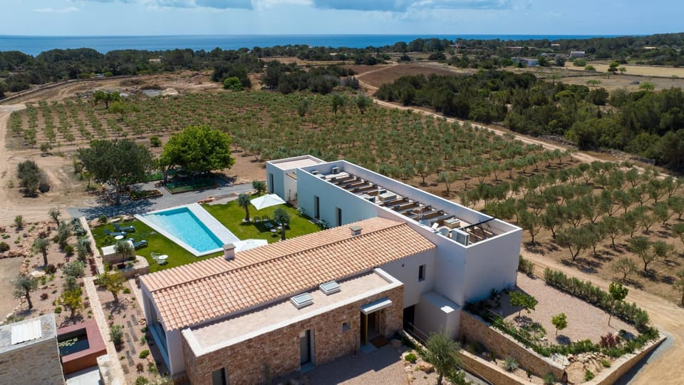 Property building, Natural landscape, Garden view, Pool view, Swimming pool