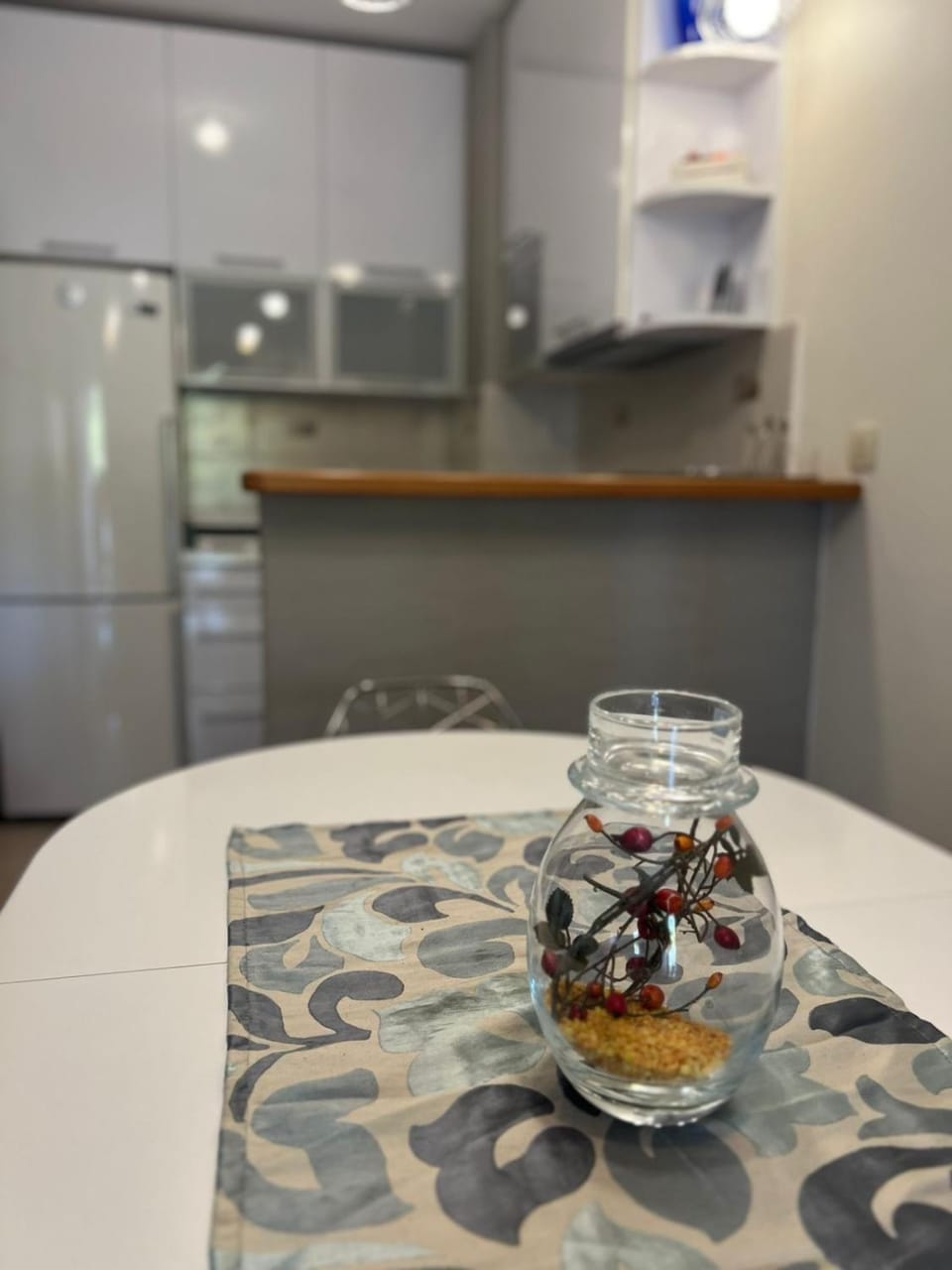 Kitchen or kitchenette, Food and drinks, Dining area, Food