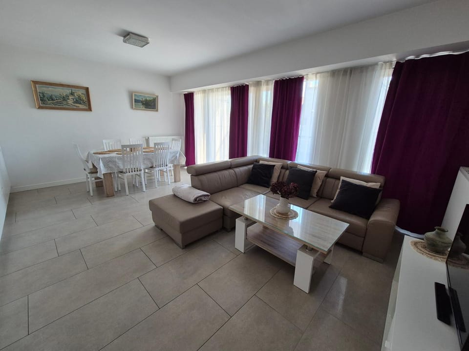 BIG 21 Old Town LUX Apartment, self check-in 24h, free parking Apartment in Poznan