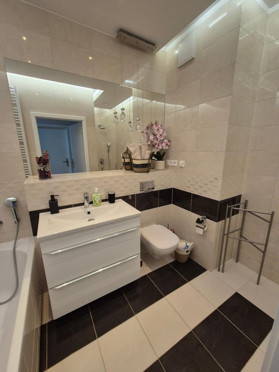 BIG 21 Old Town LUX Apartment, self check-in 24h, free parking Apartment in Poznan
