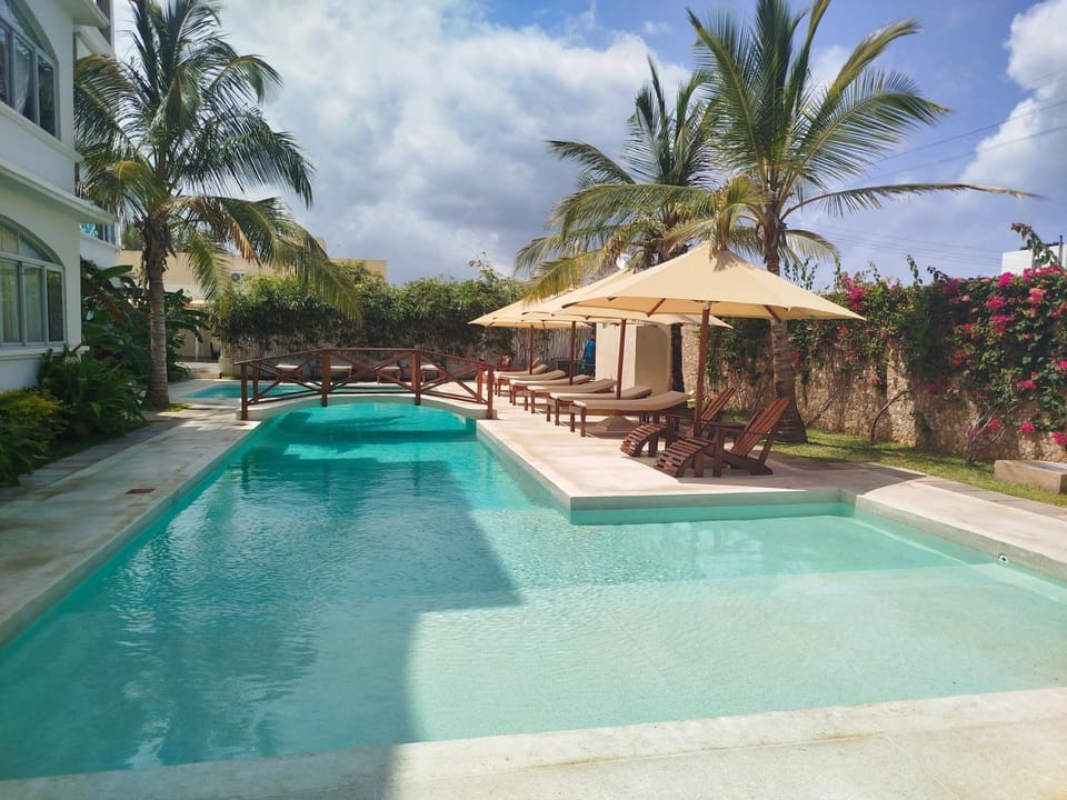 Swimming pool