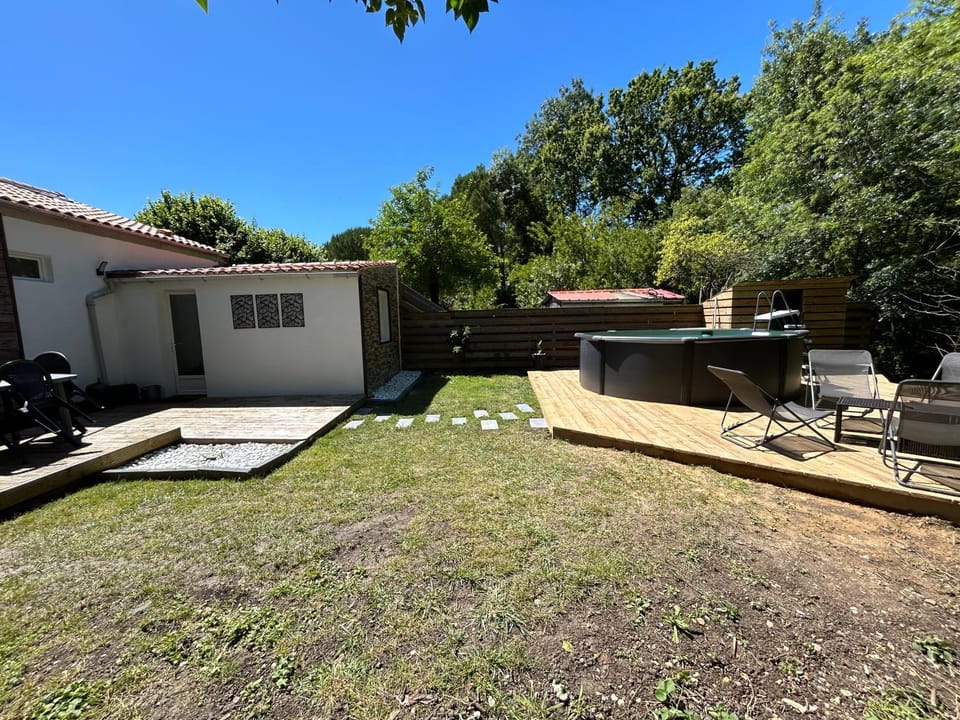 Maison 8 min en voiture de Chatelaillon plage avec piscine hors sol privative House in Nouvelle-Aquitaine