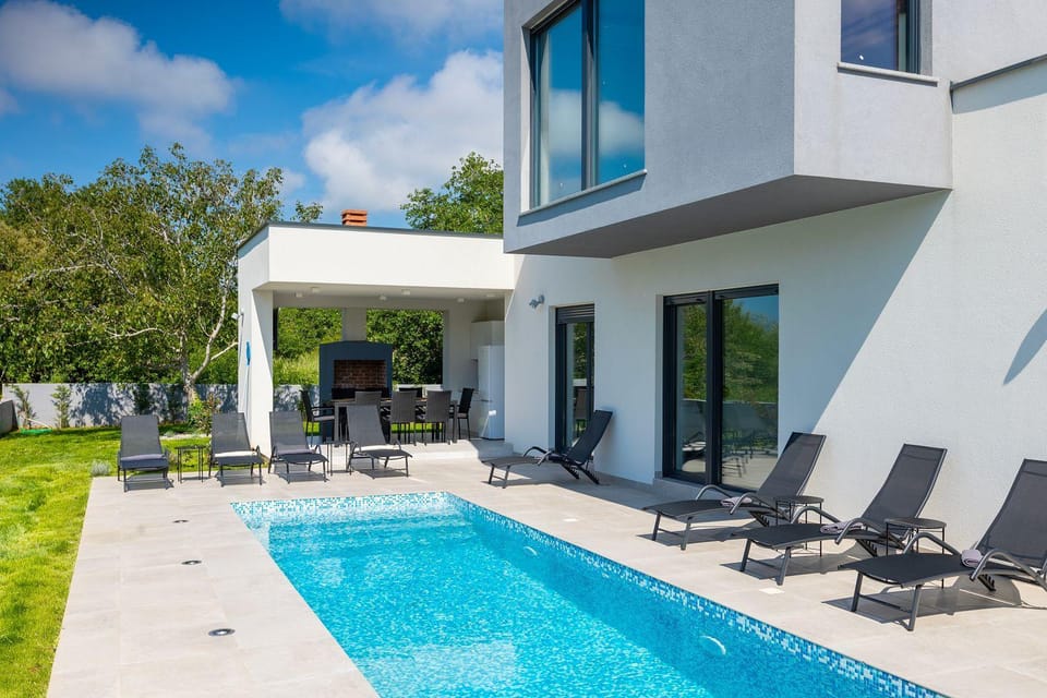 Luxusvilla mit Pool, Grillplatz 1 km zum Strand House in Medulin