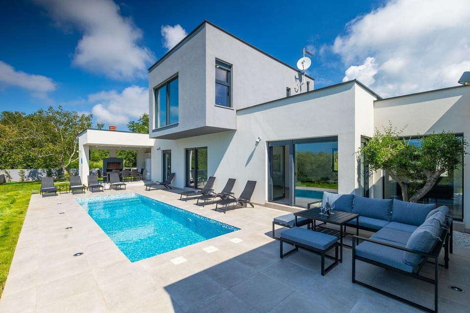Luxusvilla mit Pool, Grillplatz 1 km zum Strand House in Medulin