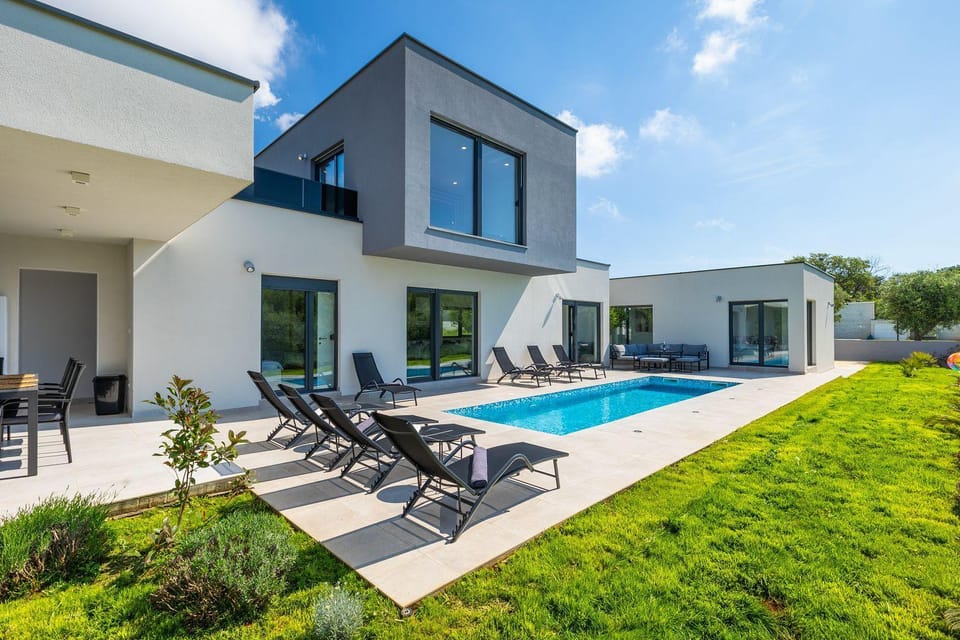 Luxusvilla mit Pool, Grillplatz 1 km zum Strand House in Medulin