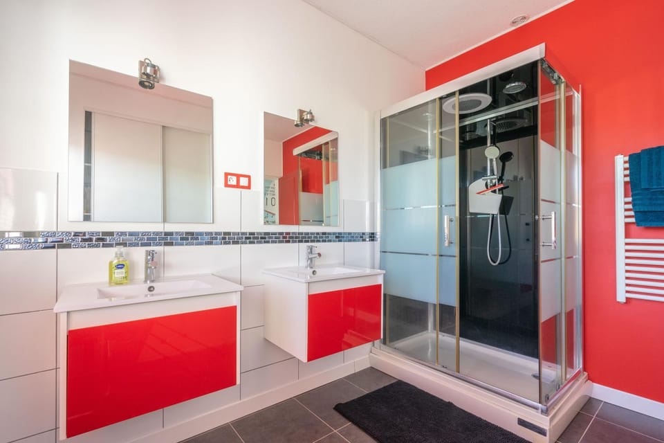 Bathroom, Living room