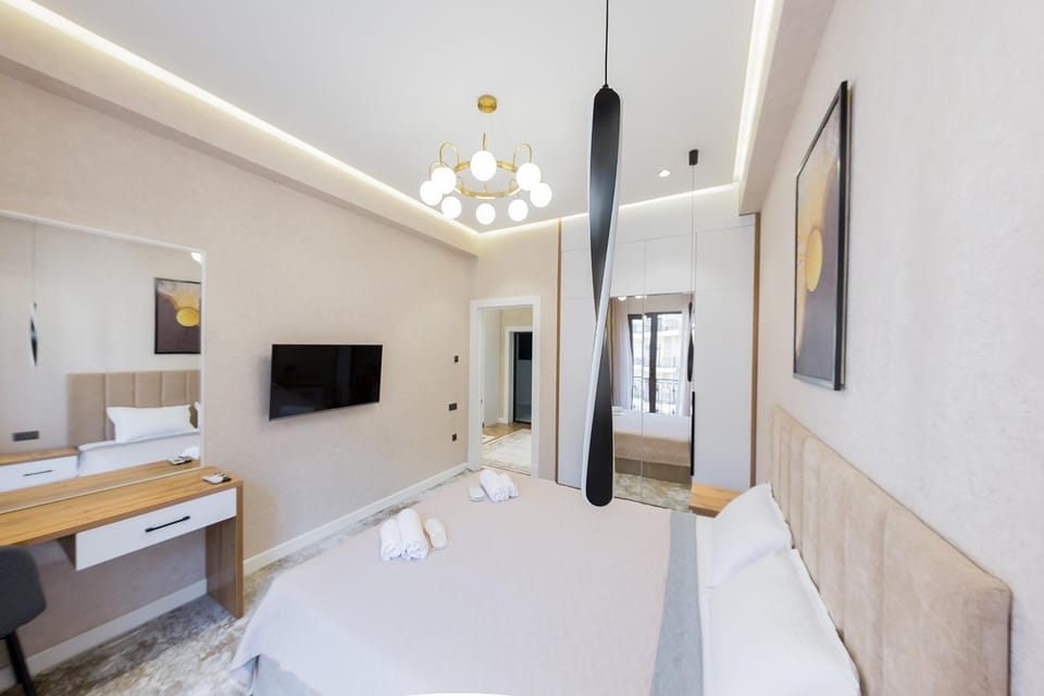 Bed, TV and multimedia, Bedroom