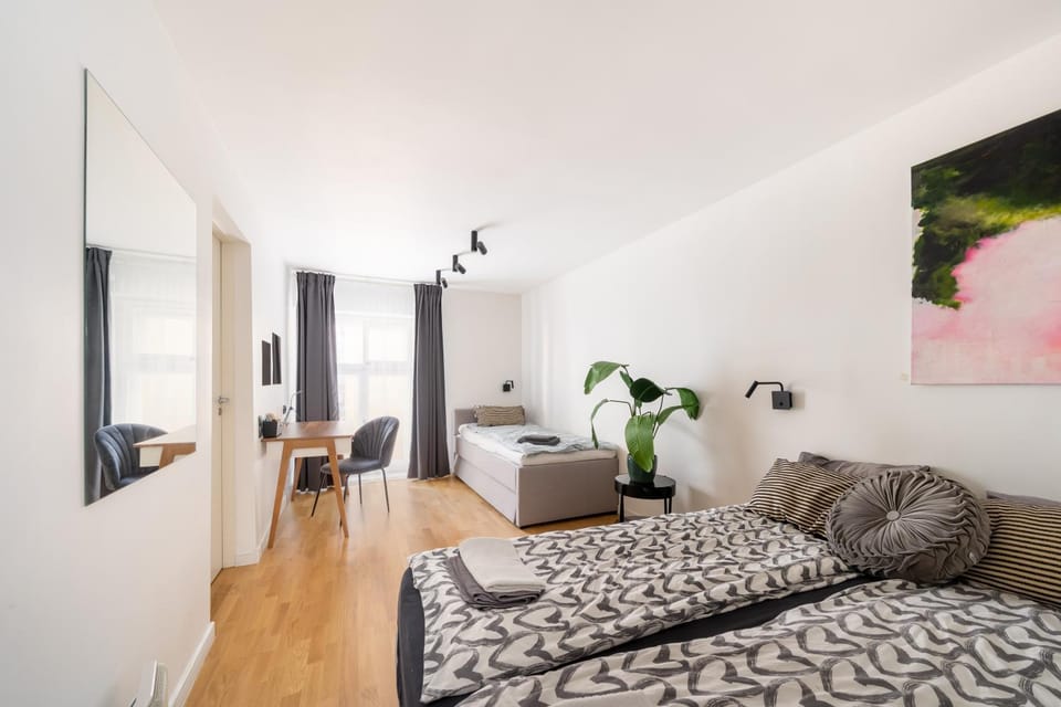 Bed, Photo of the whole room, Seating area, Bedroom