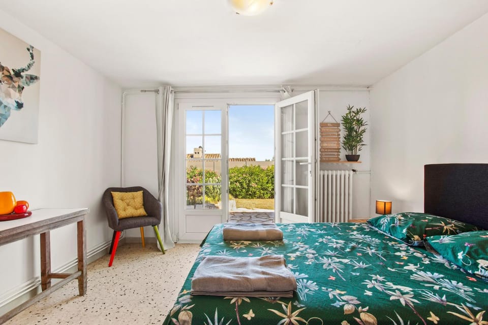 Property building, Living room, Bedroom