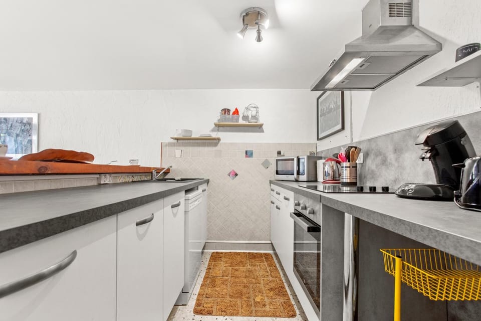 Kitchen or kitchenette, Living room
