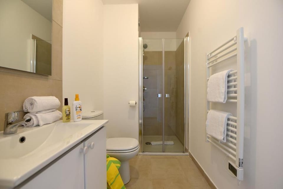 marina di bravone 185 vue mer Apartment in Linguizzetta