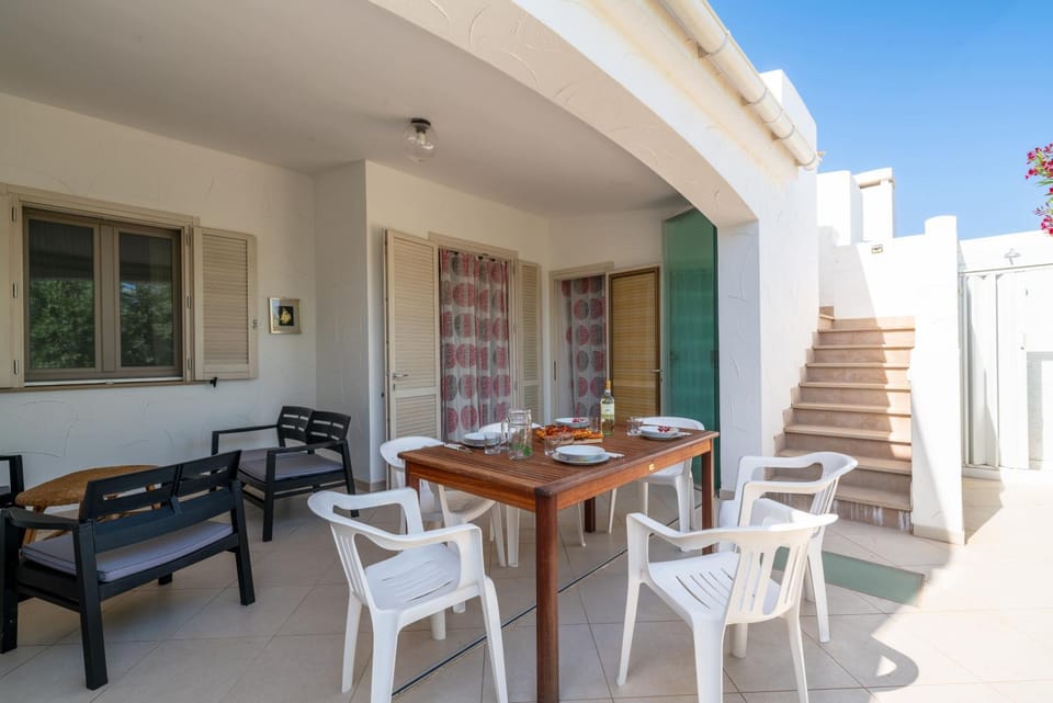 Patio, Day, View (from property/room), Balcony/Terrace, Living room, Seating area, Dining area