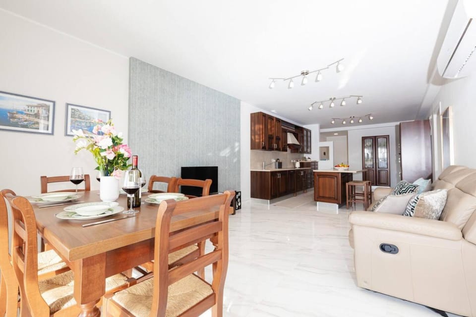 Ivory Suite seafront with views!- Fl 12 by Homely Apartment in Saint Paul's Bay