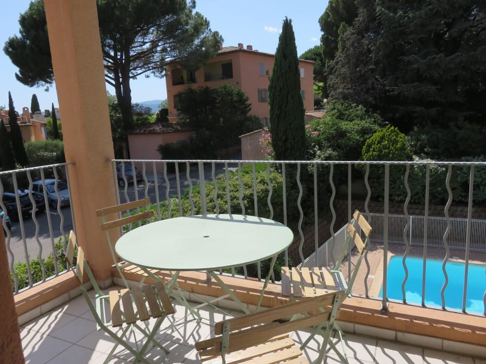 View (from property/room), Balcony/Terrace, Pool view